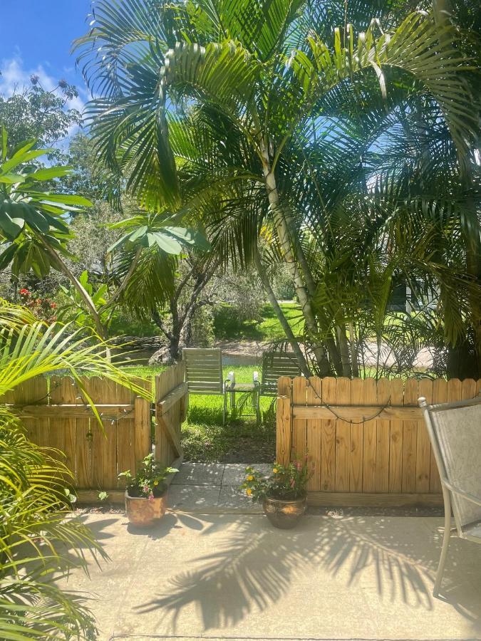 Coastal Townhome In Jupiter 1 Mile To Beach! Exterior photo
