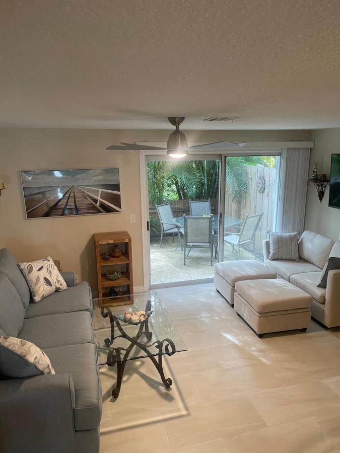 Coastal Townhome In Jupiter 1 Mile To Beach! Exterior photo