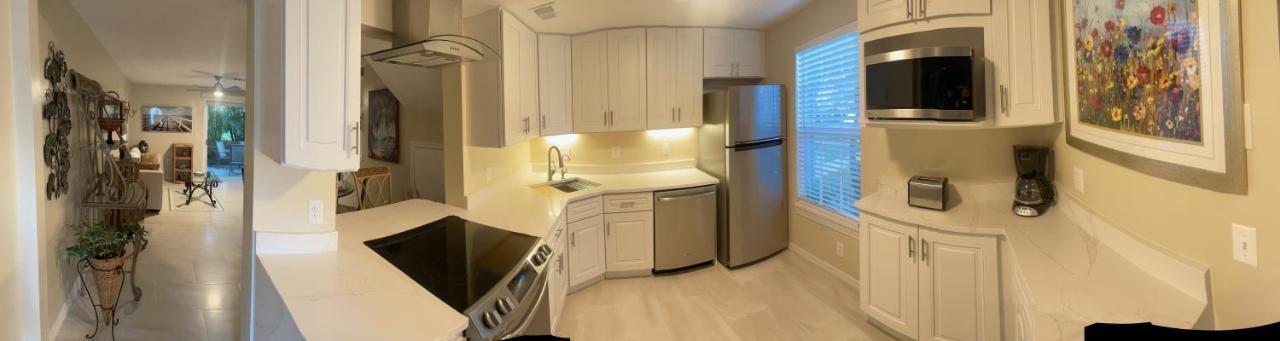 Coastal Townhome In Jupiter 1 Mile To Beach! Exterior photo